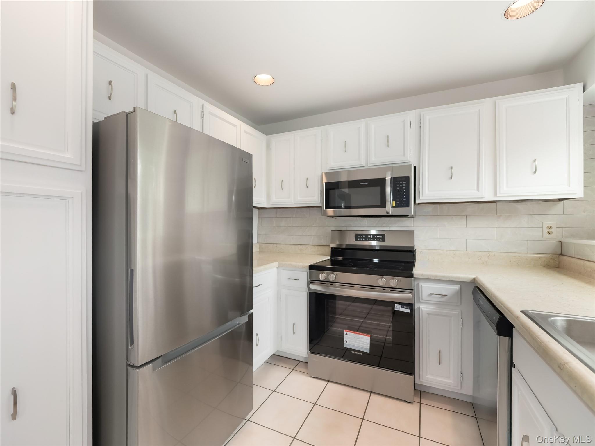 732 Sierra Vista Lane, Valley Cottage, NY 10989