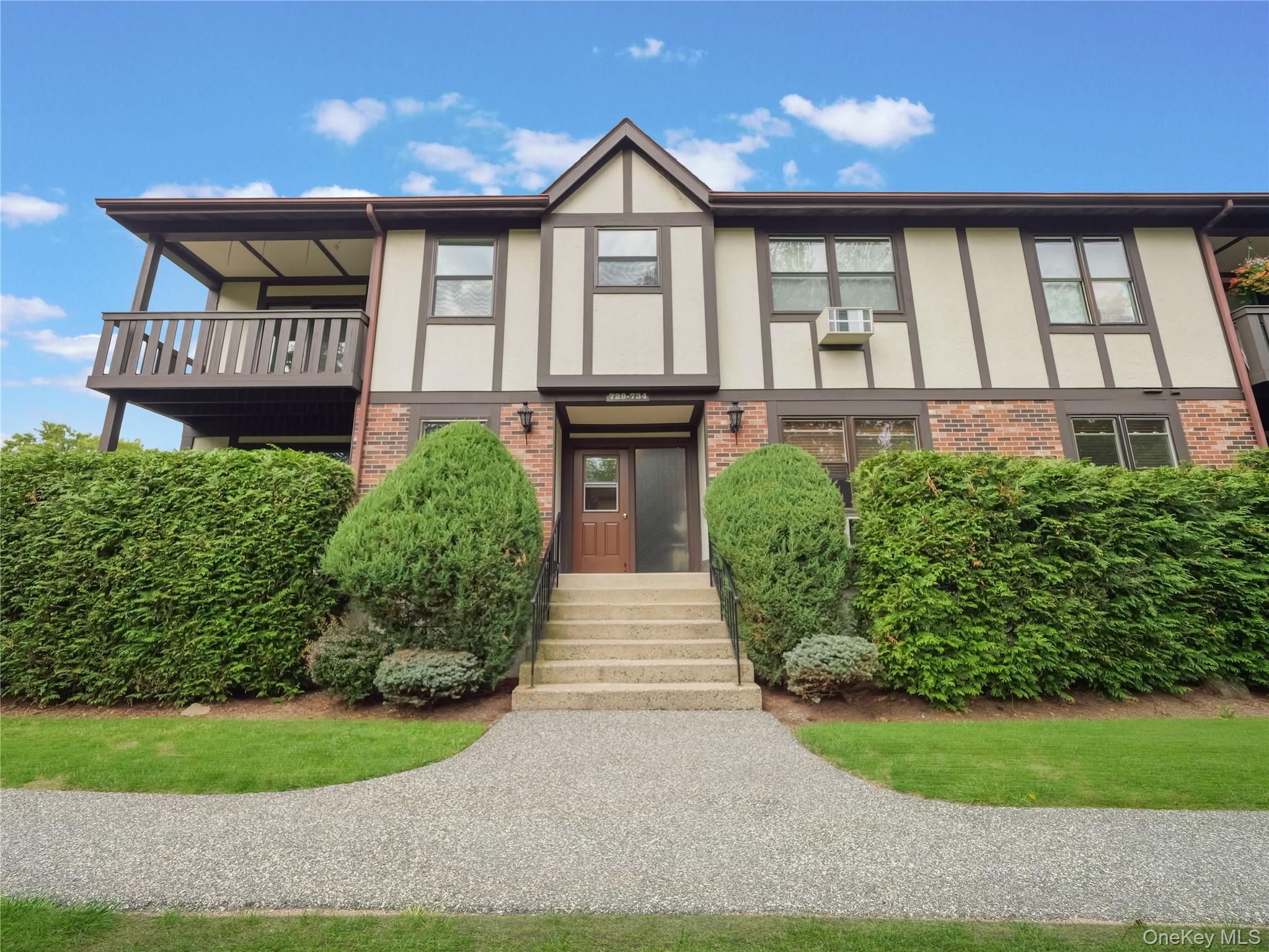 732 Sierra Vista Lane, Valley Cottage, NY 10989