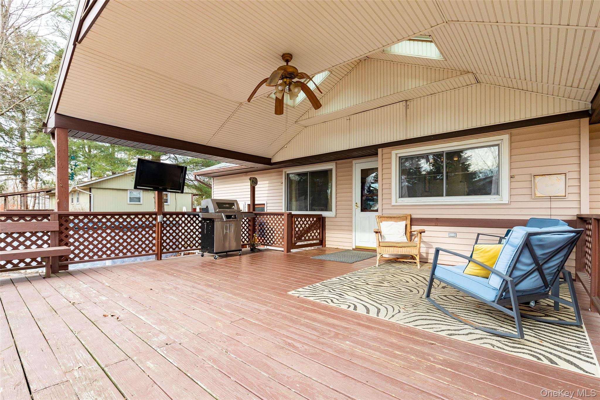 11 Cambridge Drive, Red Hook, NY 12571