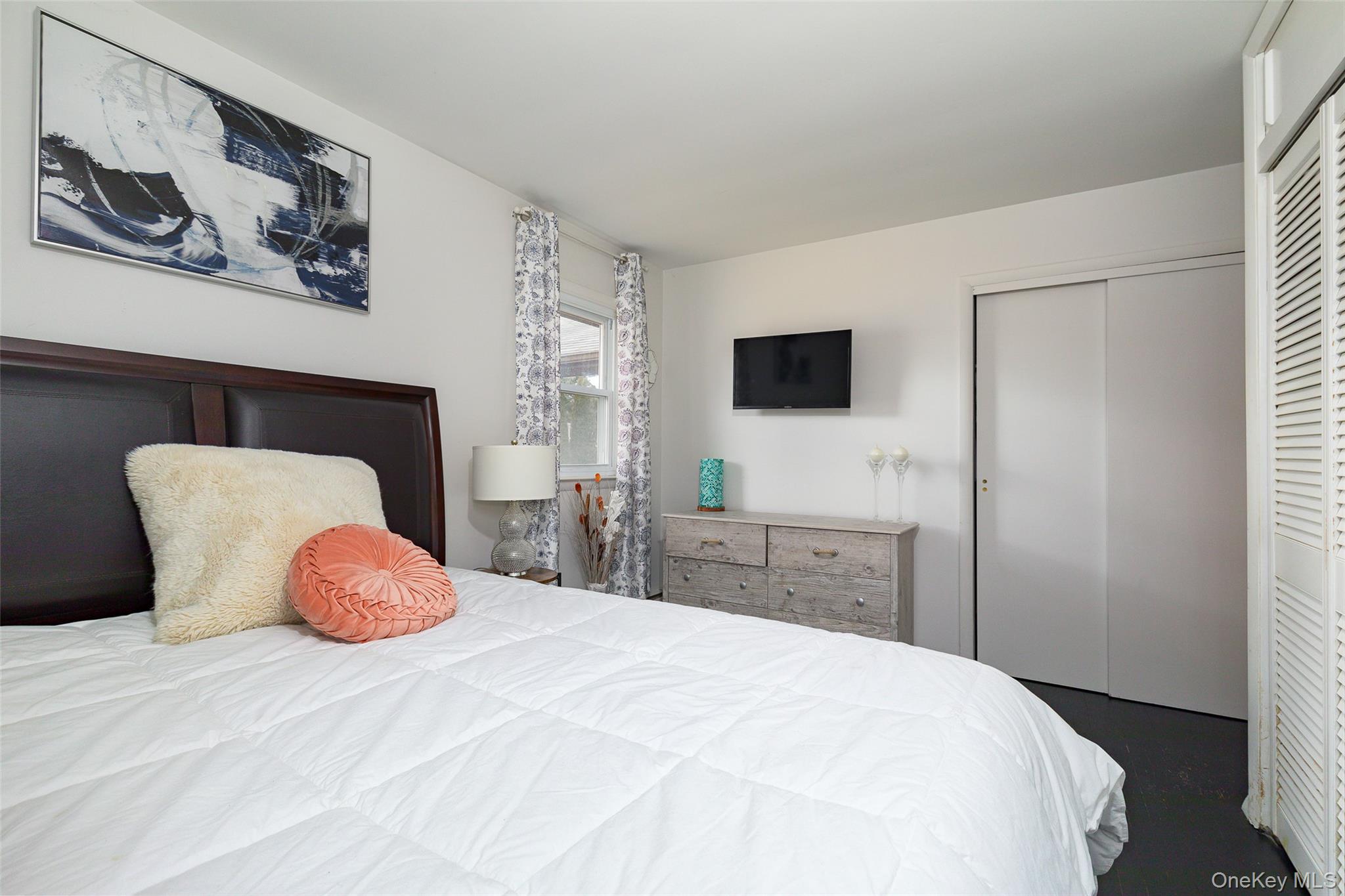 11 Cambridge Drive, Red Hook, NY 12571