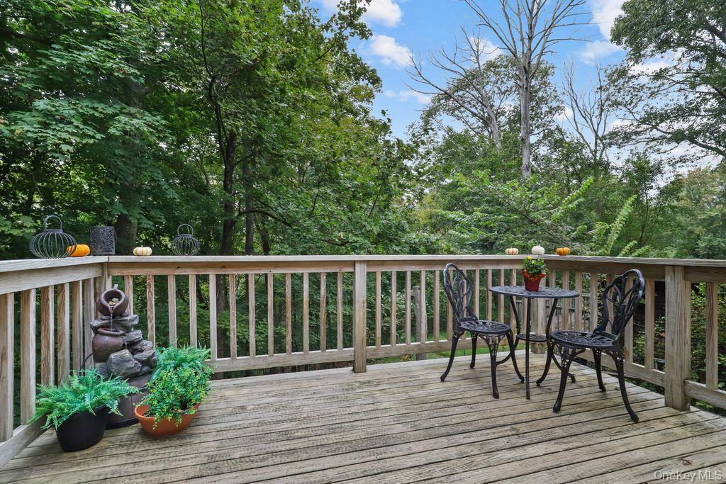 8 Hemlock Road, South Salem, NY 10590