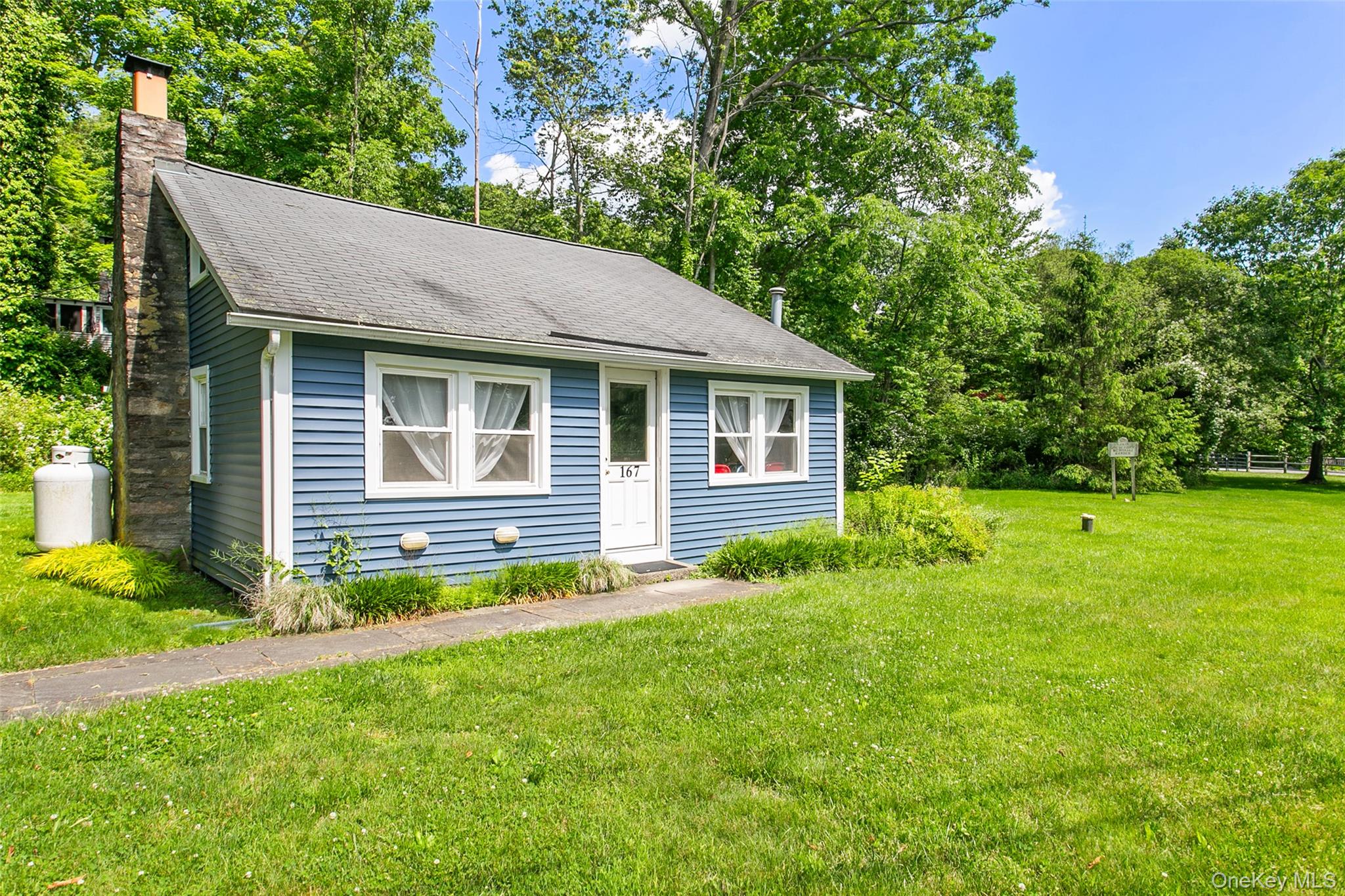 8 Hemlock Road, South Salem, NY 10590