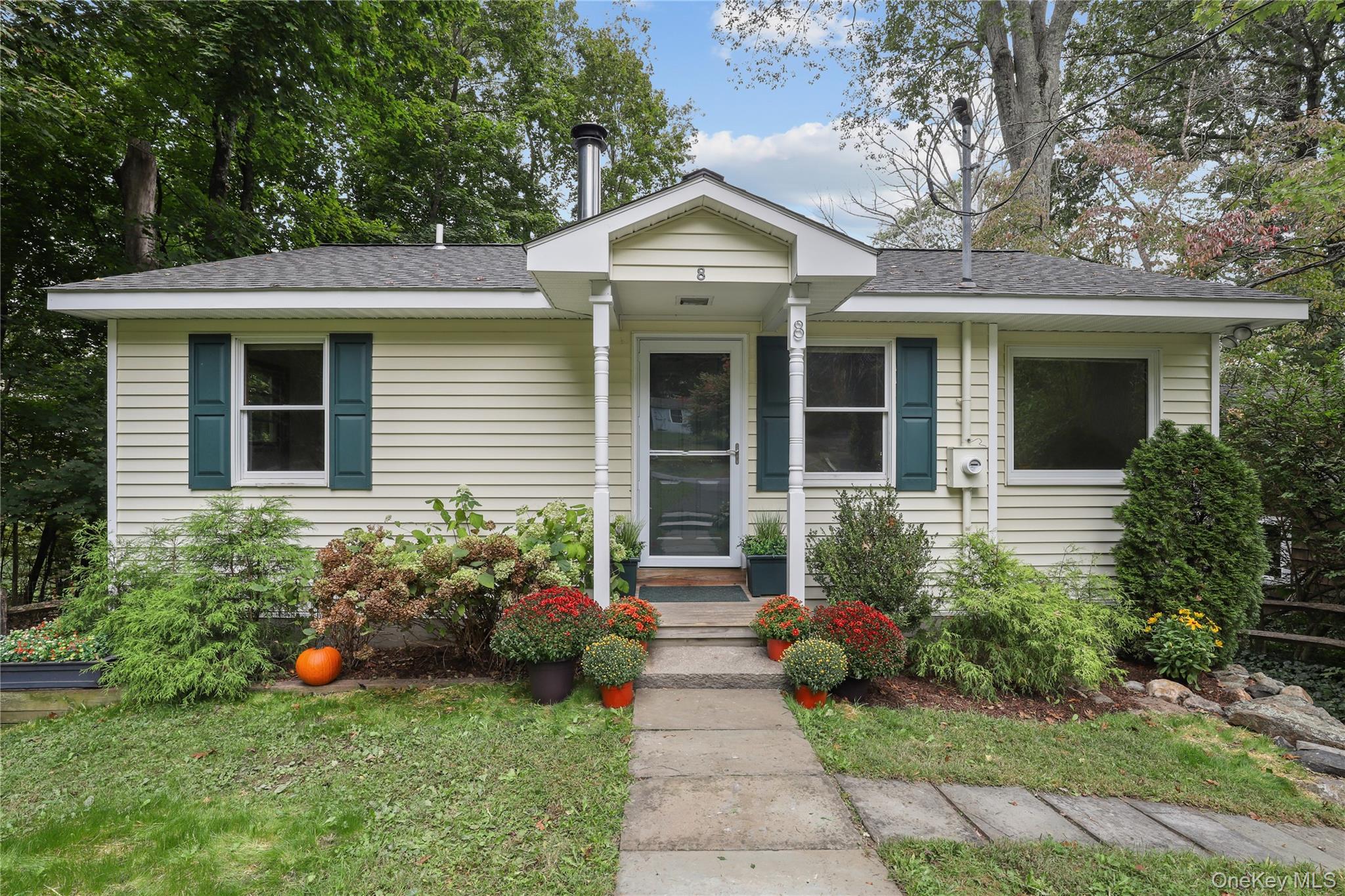 8 Hemlock Road, South Salem, NY 10590