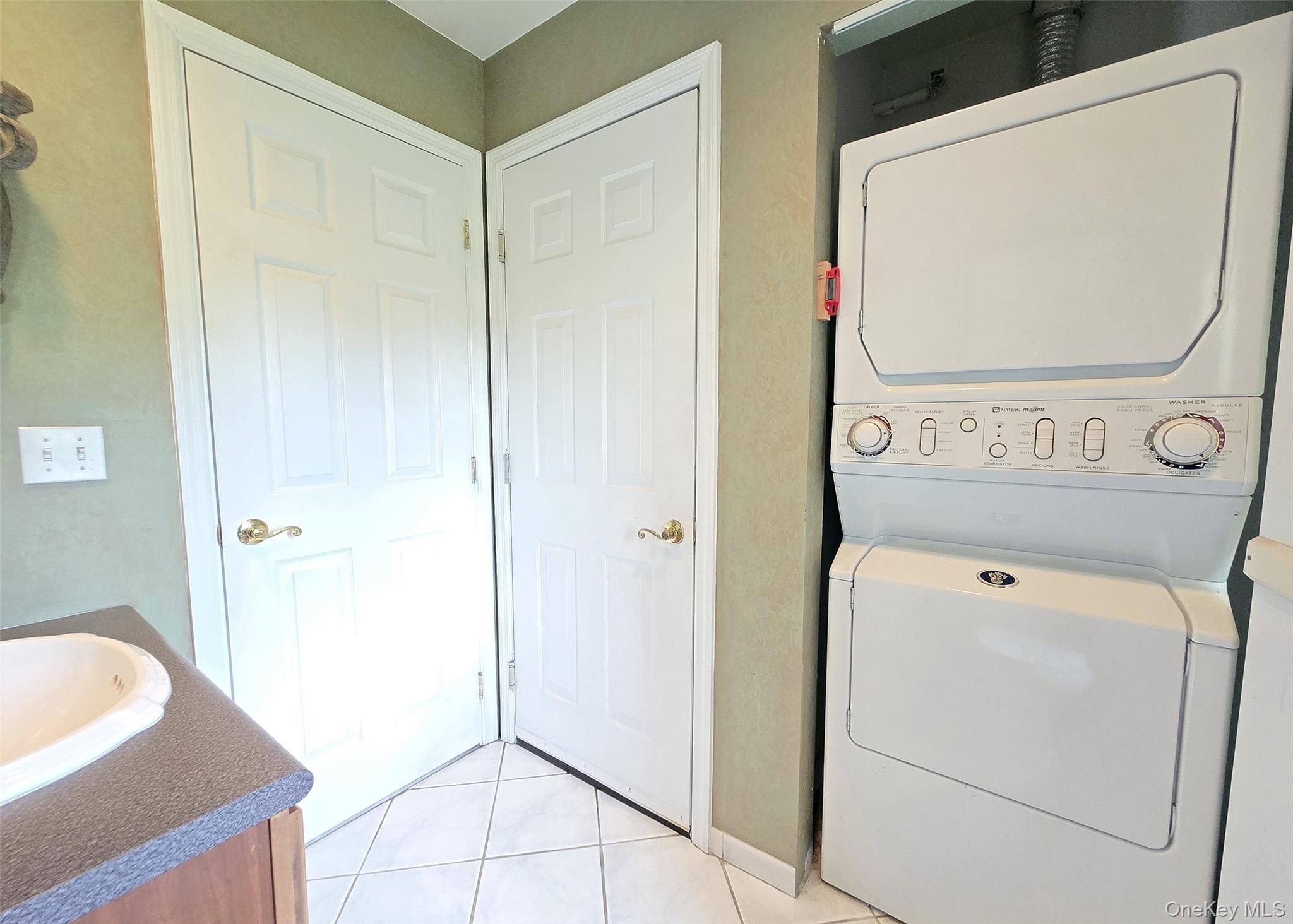 105 Commodore Circle, Port Jefferson Station, NY 11776