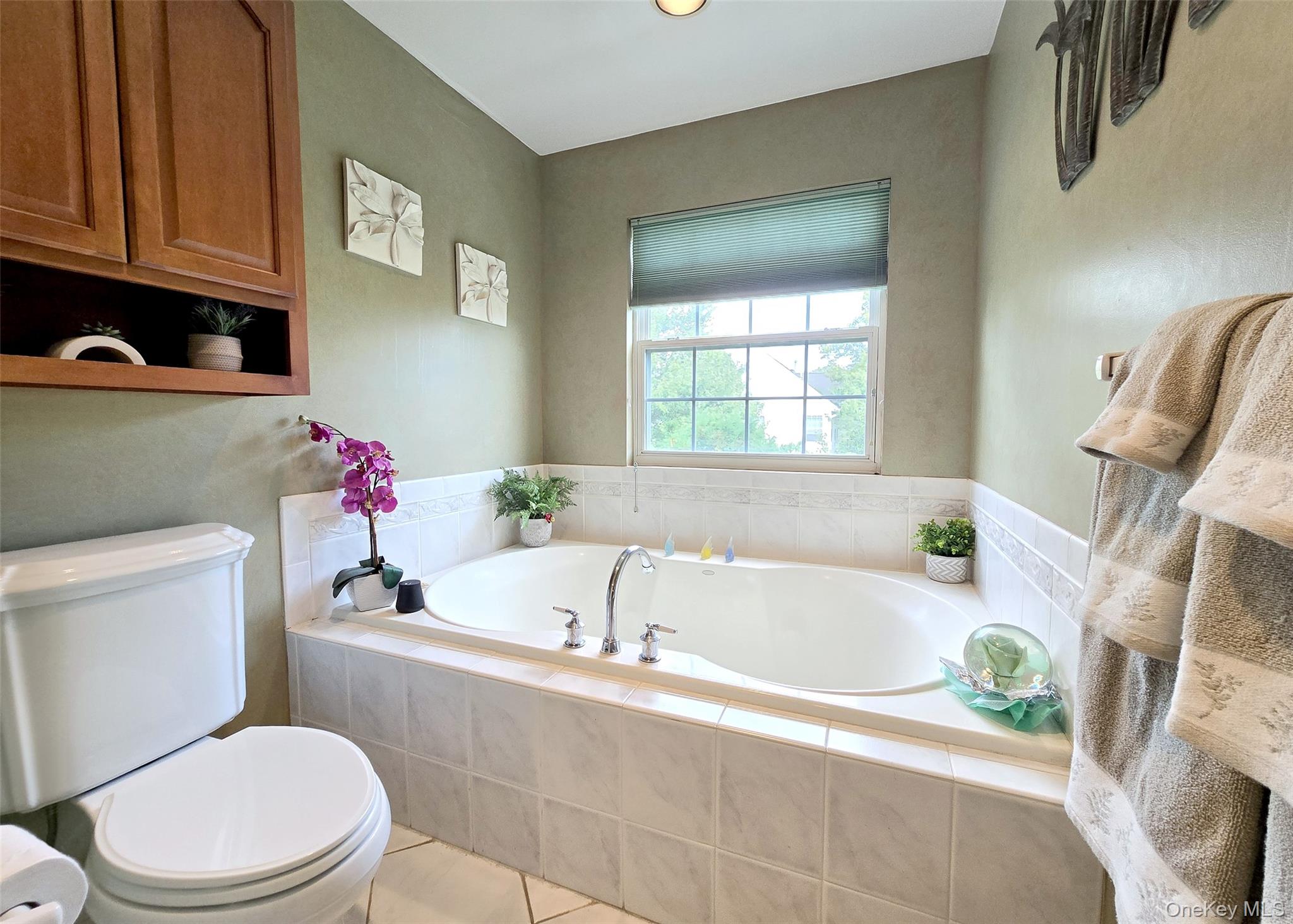 105 Commodore Circle, Port Jefferson Station, NY 11776