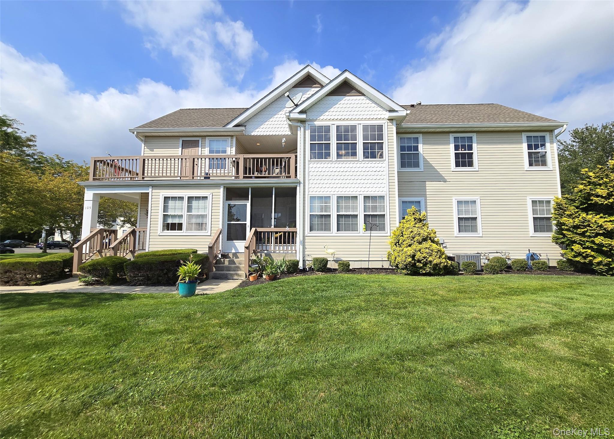 105 Commodore Circle, Port Jefferson Station, NY 11776