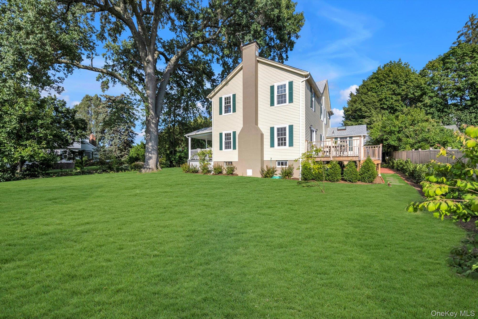 2 Smull Lane, Port Washington, NY 11050