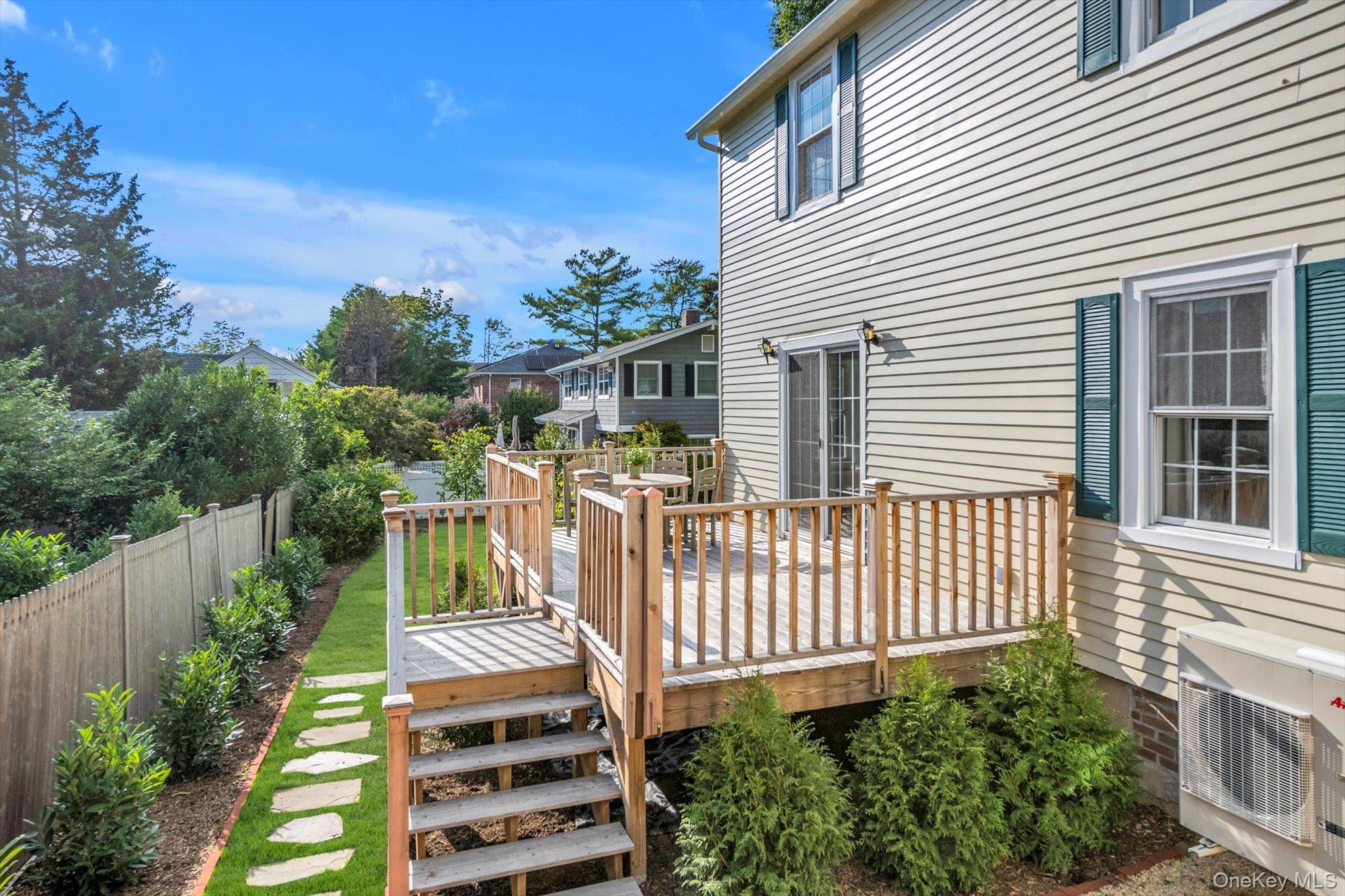 2 Smull Lane, Port Washington, NY 11050
