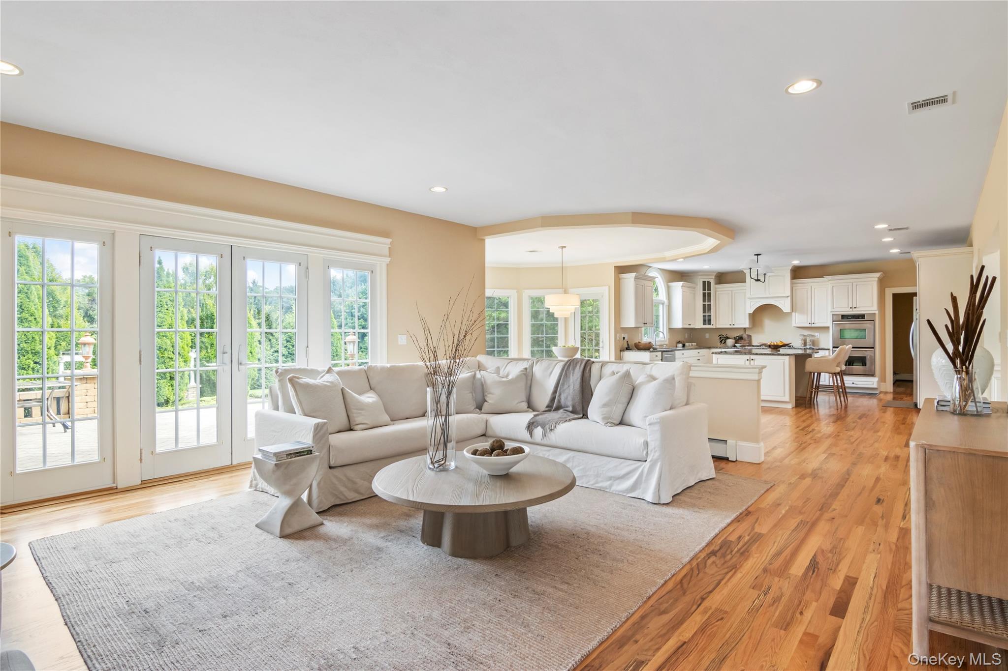 10 Rolling Meadow Lane, Northport, NY 11768