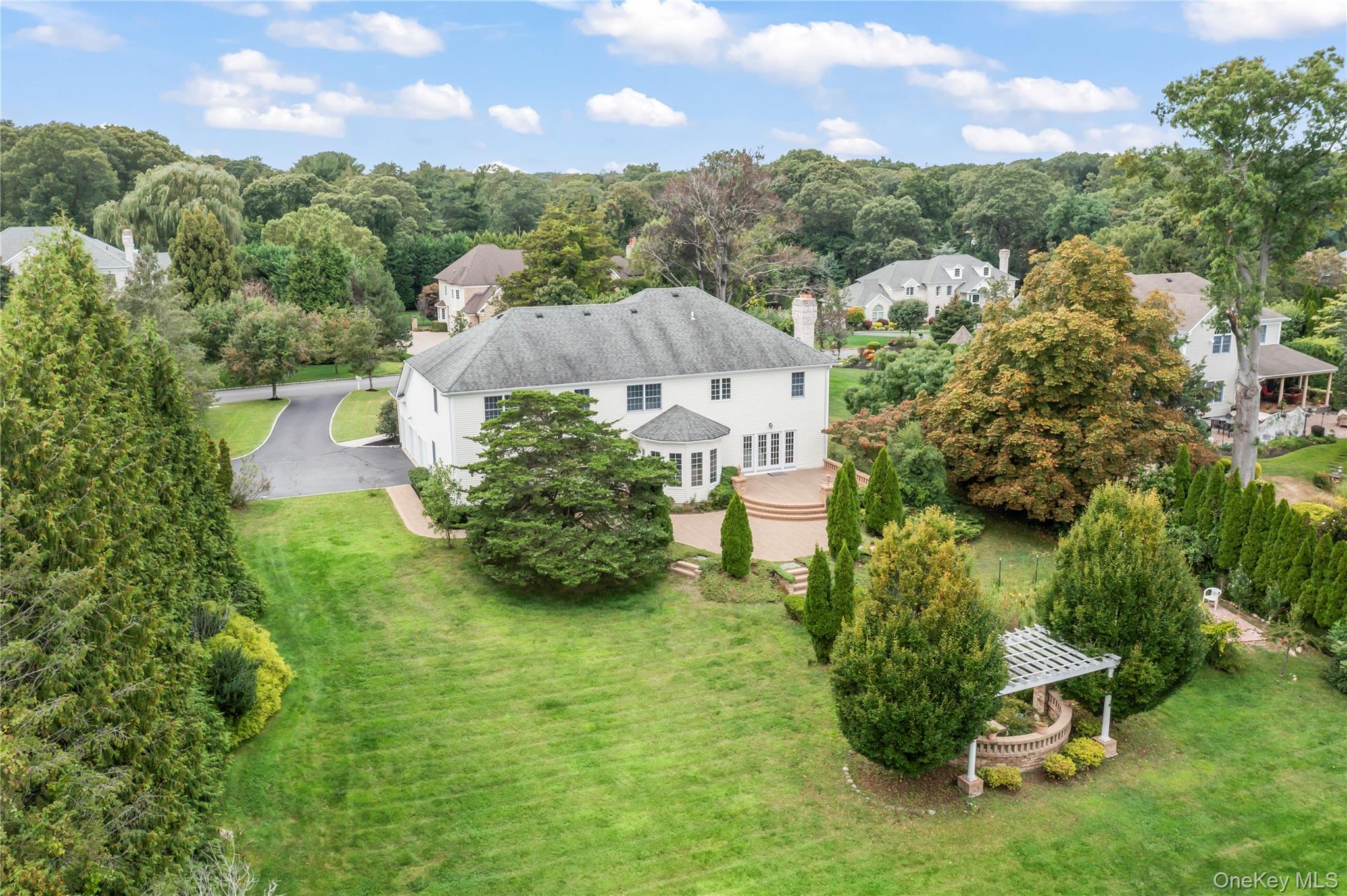 10 Rolling Meadow Lane, Northport, NY 11768