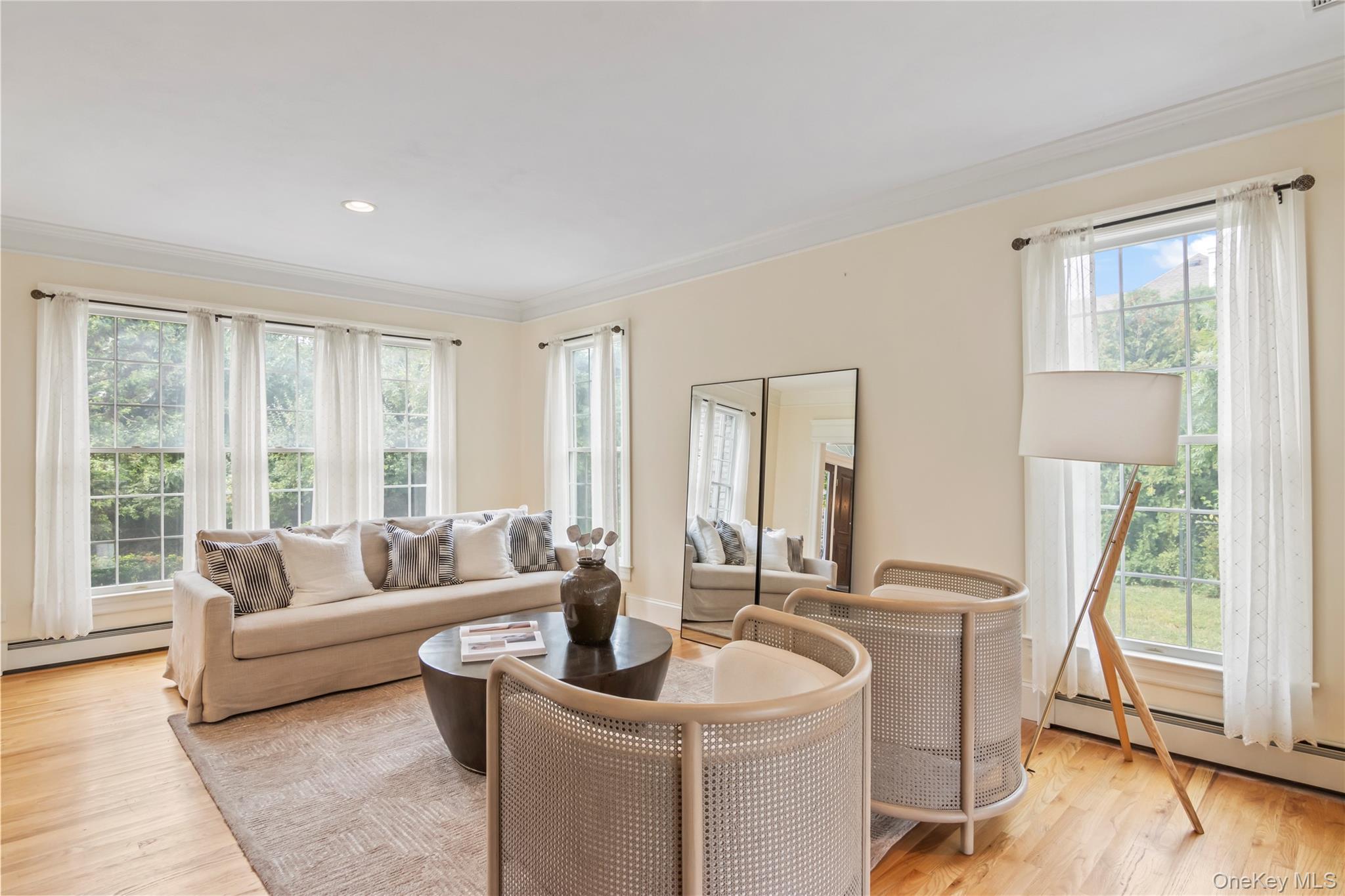 10 Rolling Meadow Lane, Northport, NY 11768