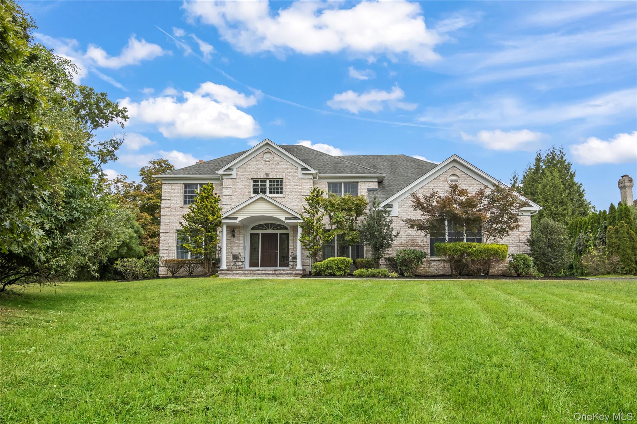 10 Rolling Meadow Lane, Northport, NY 11768