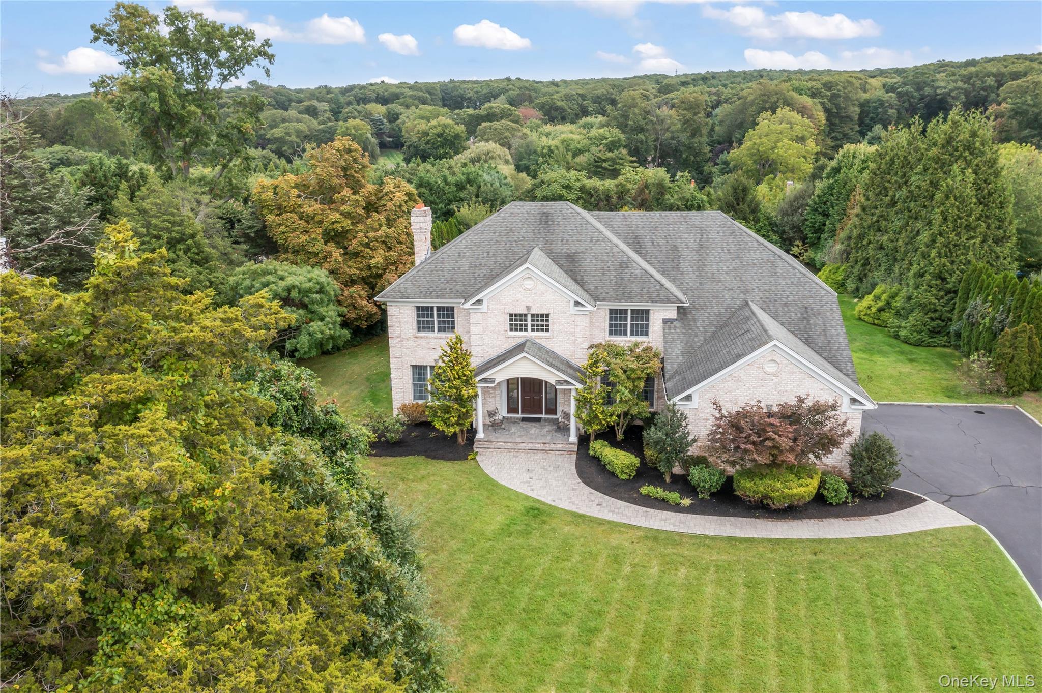 10 Rolling Meadow Lane, Northport, NY 11768