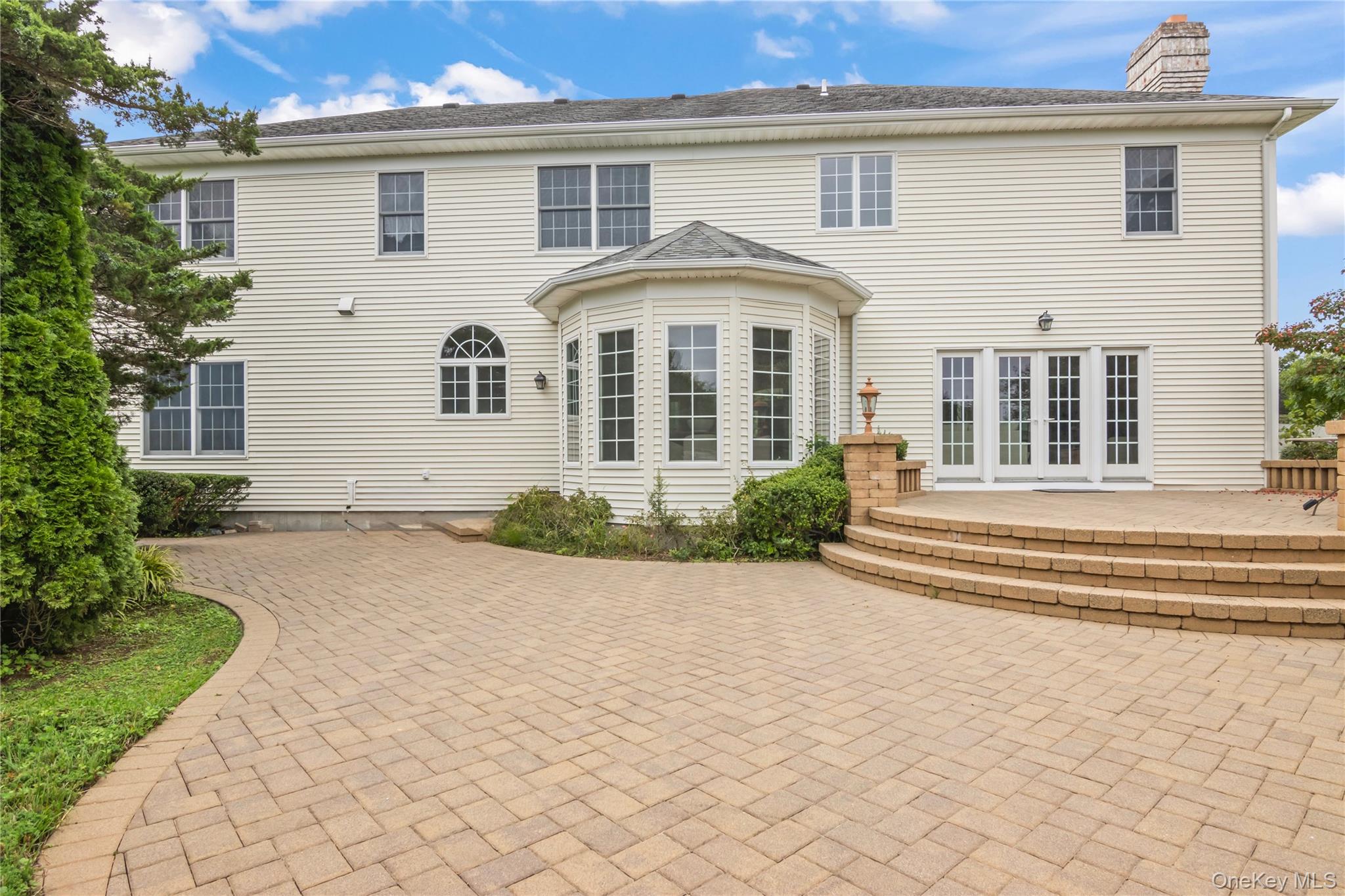 10 Rolling Meadow Lane, Northport, NY 11768