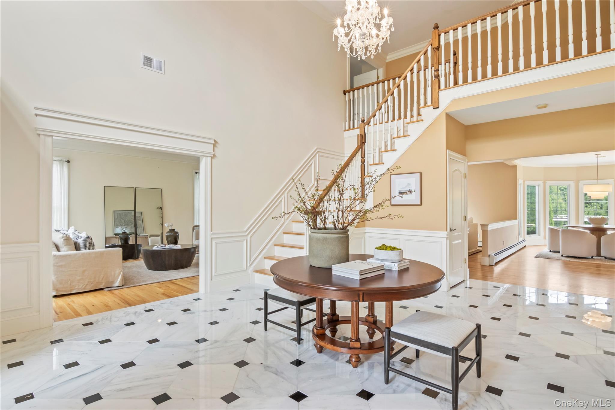 10 Rolling Meadow Lane, Northport, NY 11768