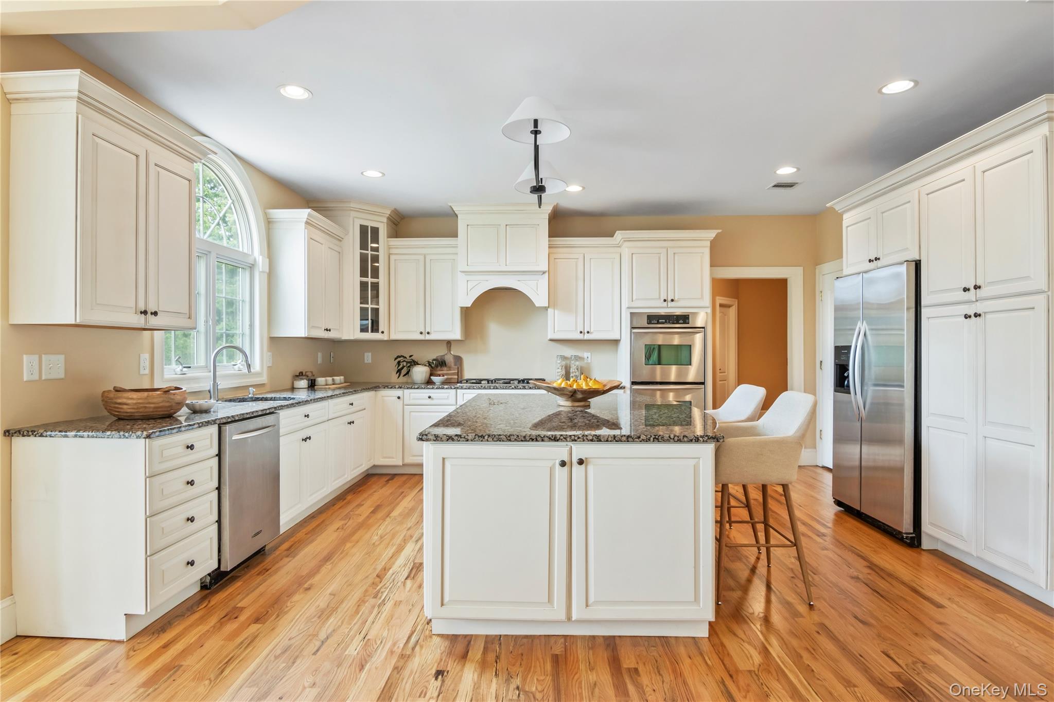 10 Rolling Meadow Lane, Northport, NY 11768