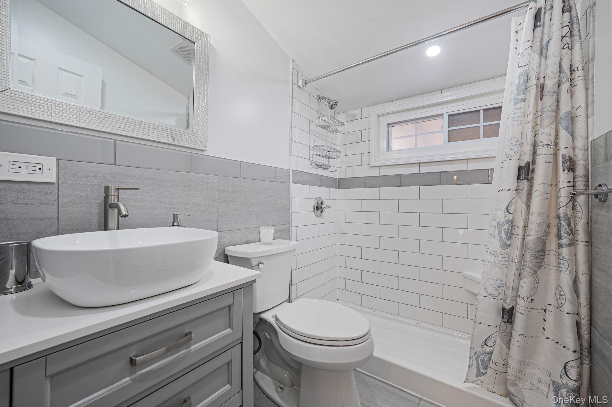 27 Split Cedar Drive, Islandia, NY 11749