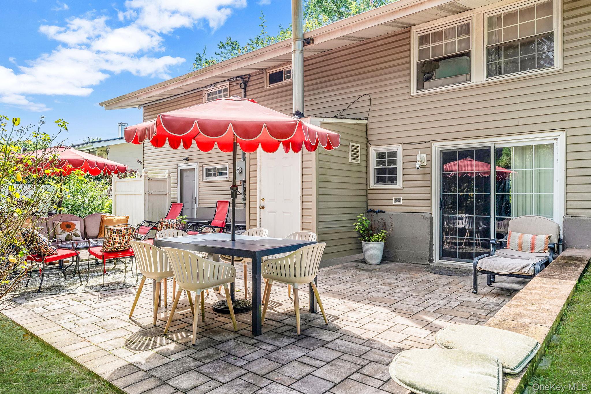 27 Split Cedar Drive, Islandia, NY 11749