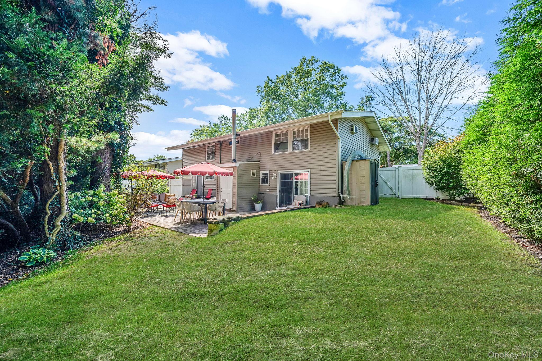 27 Split Cedar Drive, Islandia, NY 11749