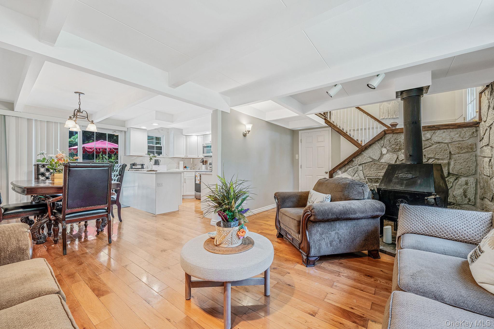 27 Split Cedar Drive, Islandia, NY 11749