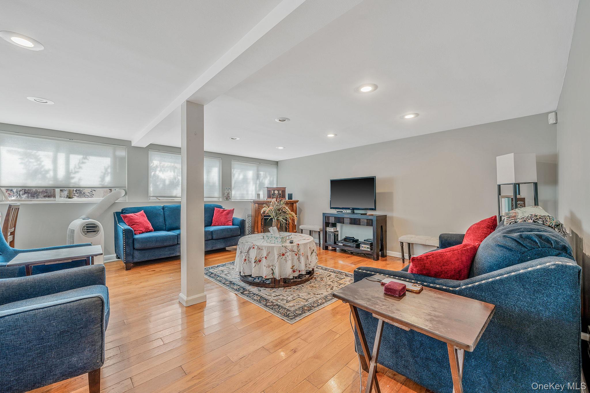 27 Split Cedar Drive, Islandia, NY 11749