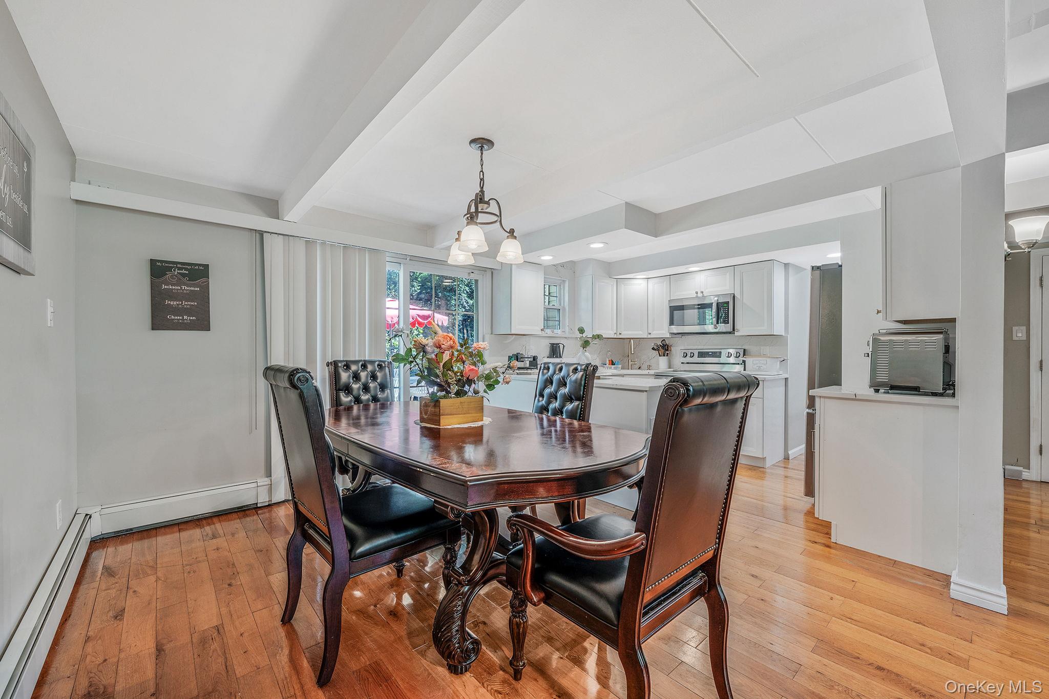 27 Split Cedar Drive, Islandia, NY 11749