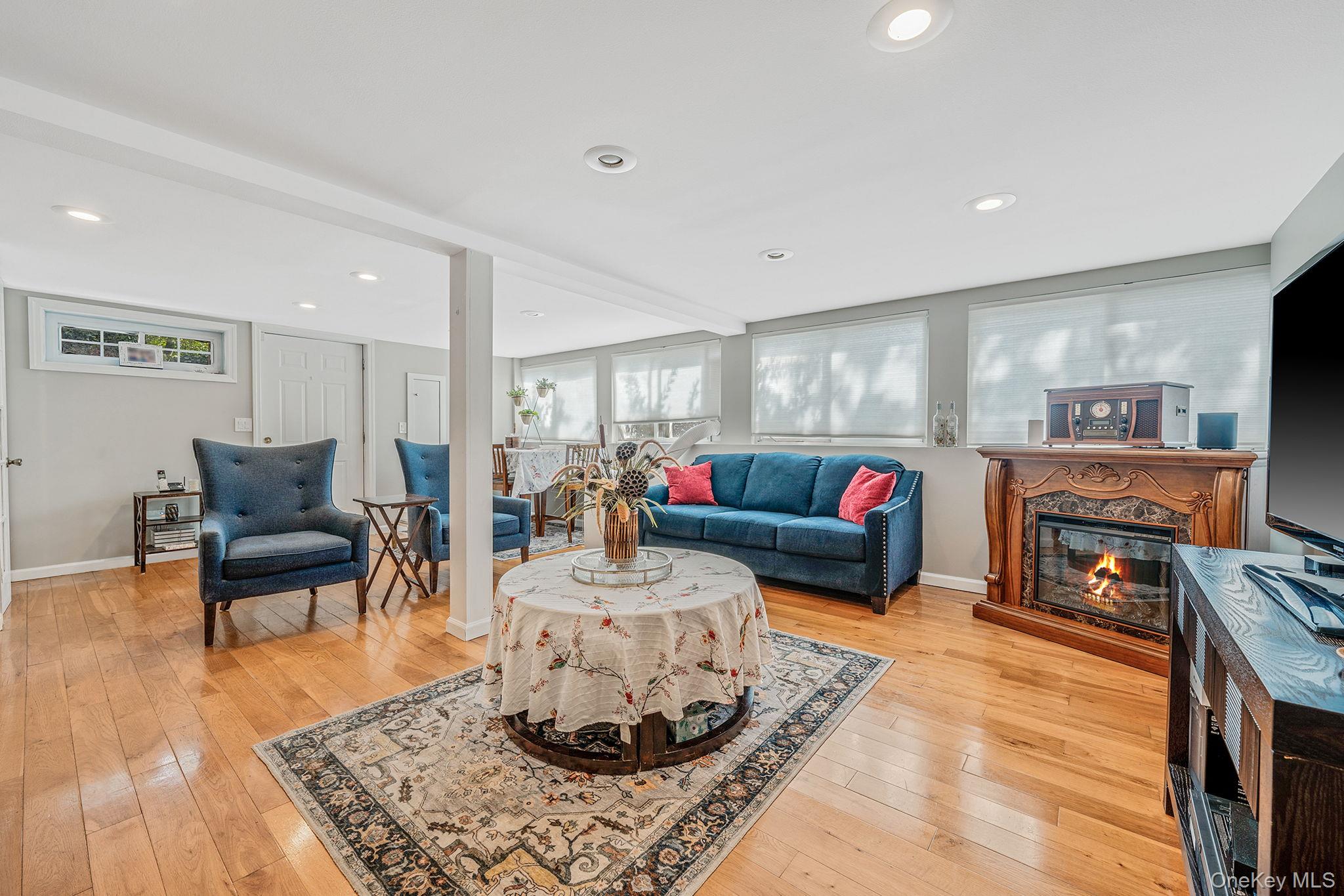 27 Split Cedar Drive, Islandia, NY 11749