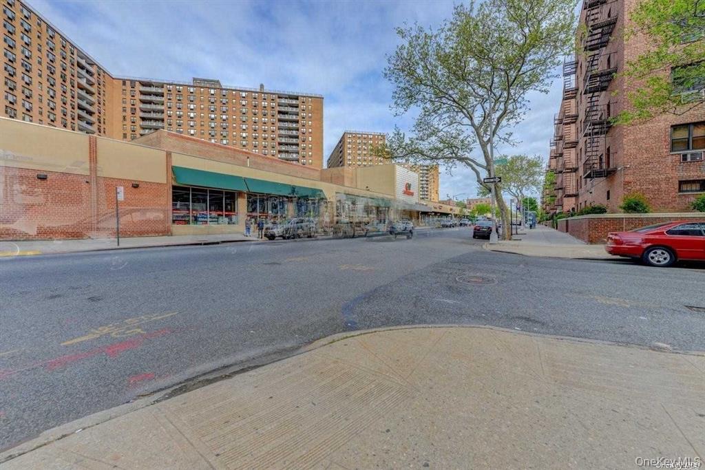 99-10 60th Avenue # 2L, Corona, NY 11368