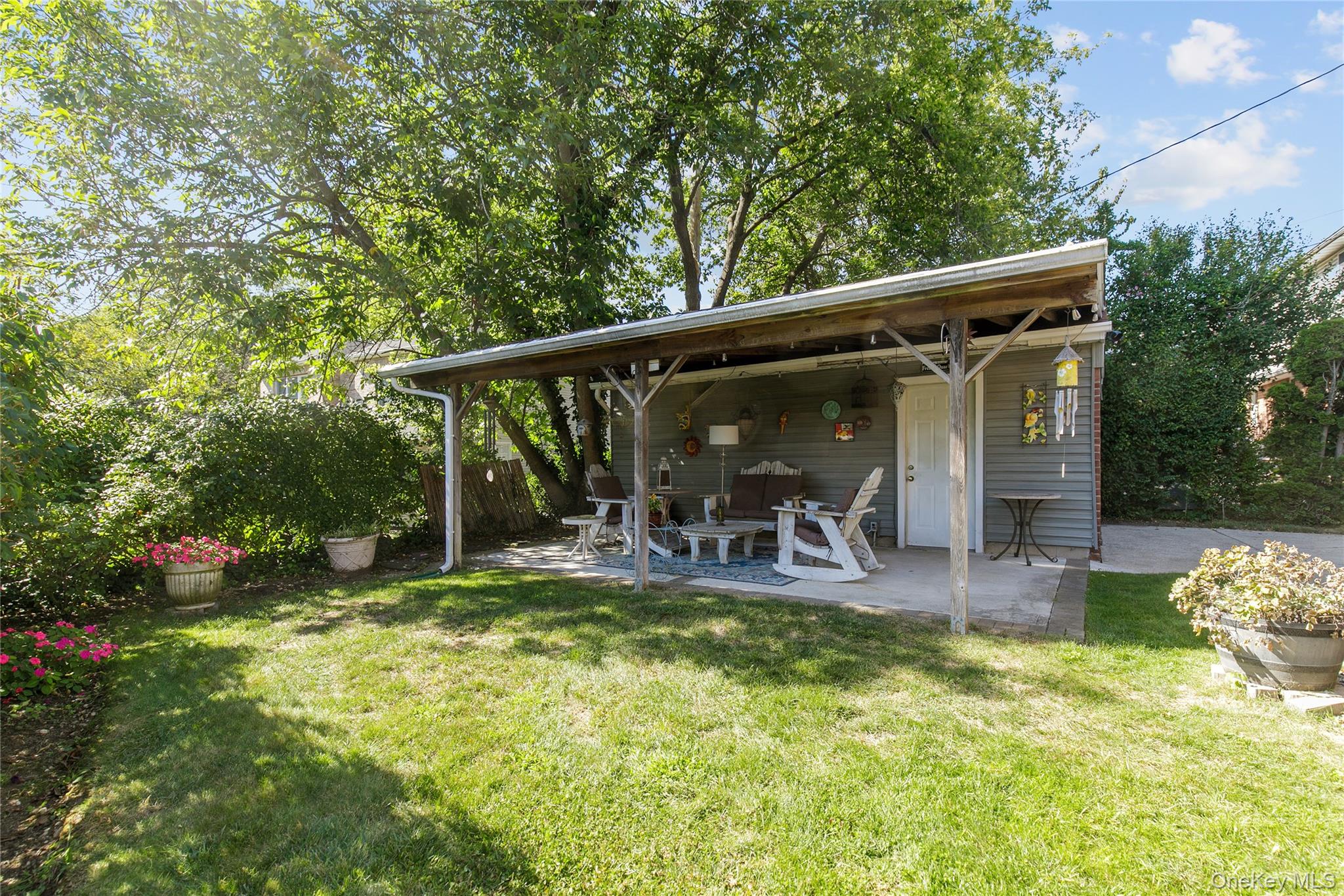 34 Linden Street, New Hyde Park, NY 11040