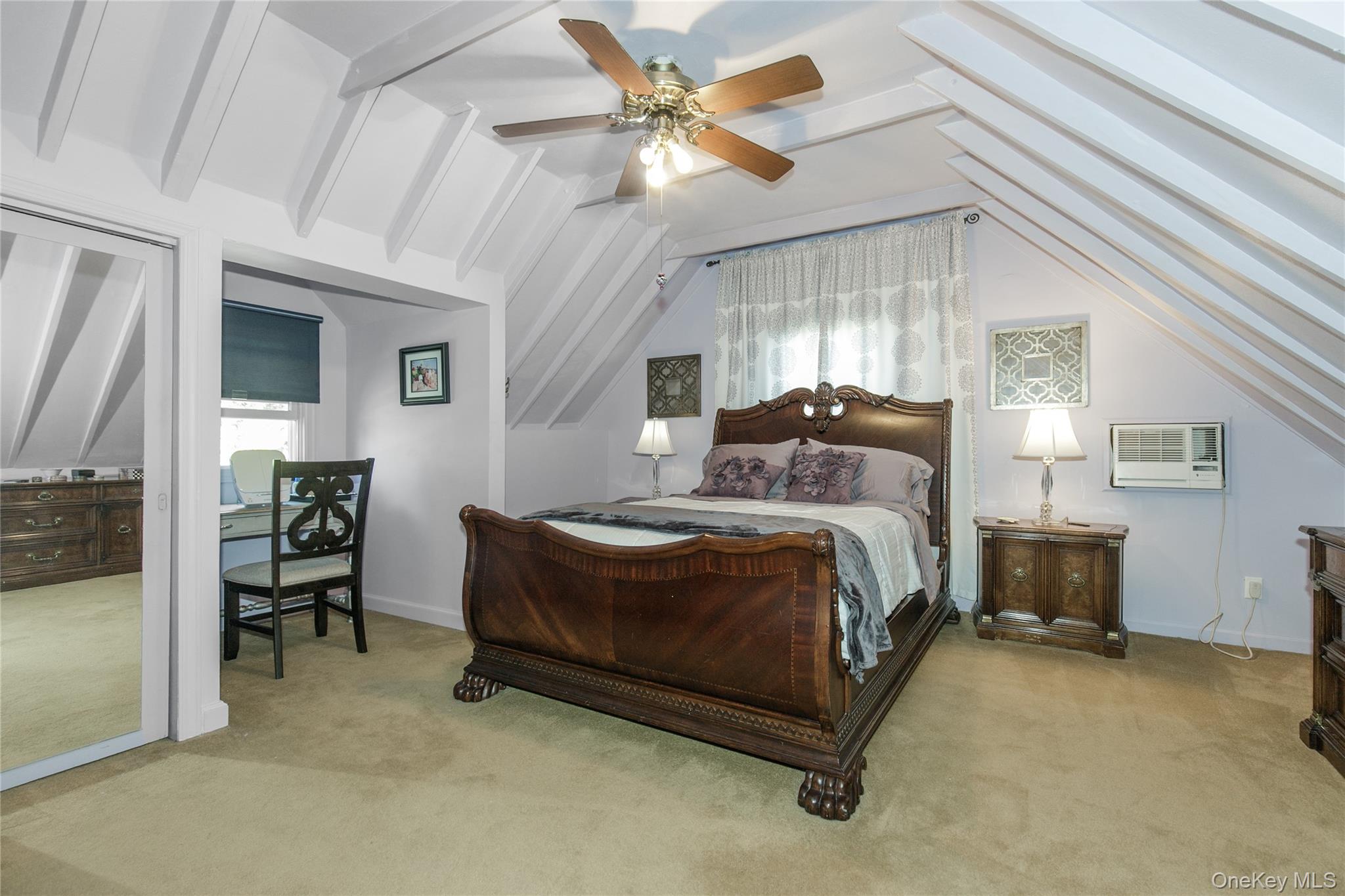 34 Linden Street, New Hyde Park, NY 11040