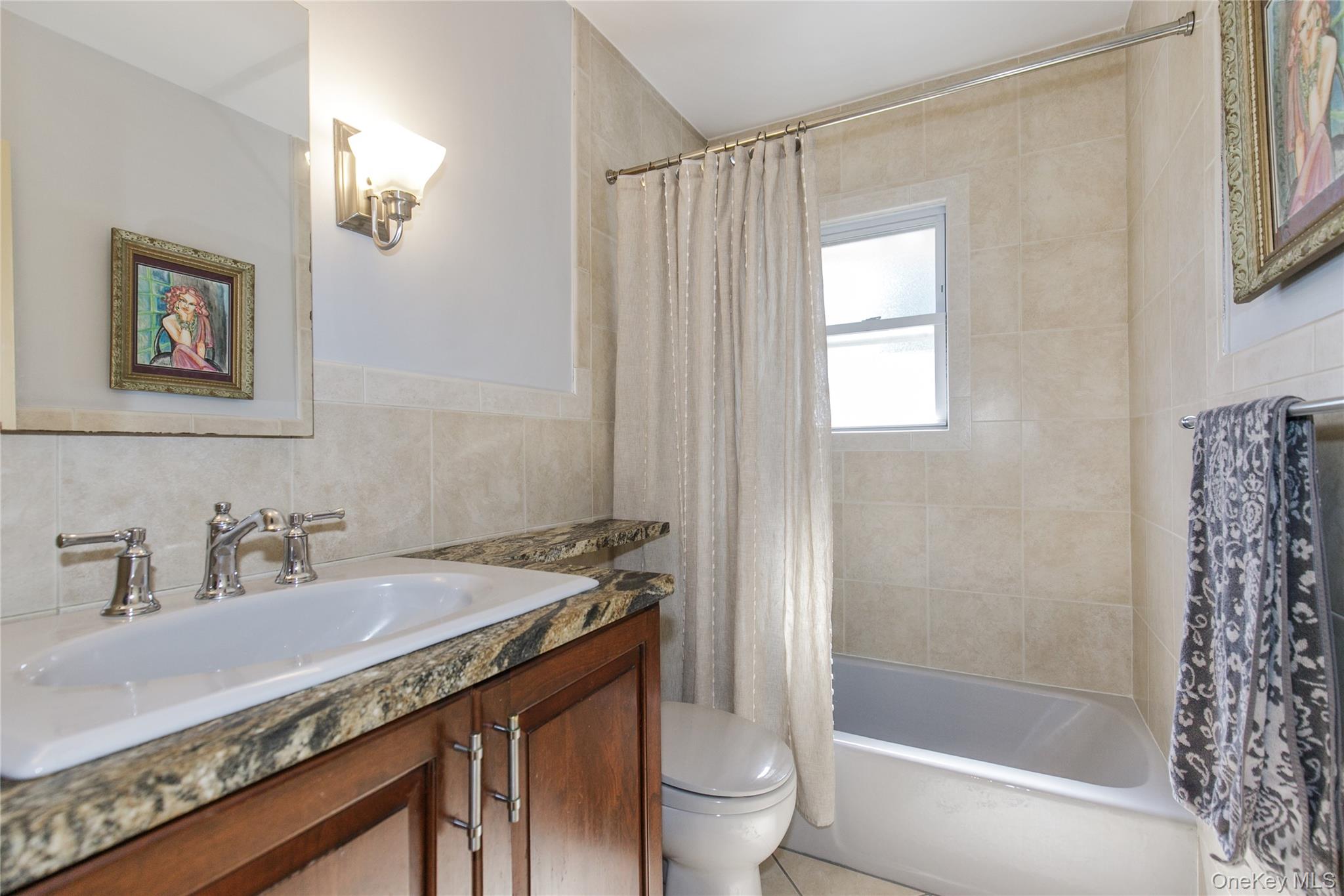 34 Linden Street, New Hyde Park, NY 11040