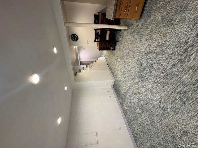 34 Linden Street, New Hyde Park, NY 11040