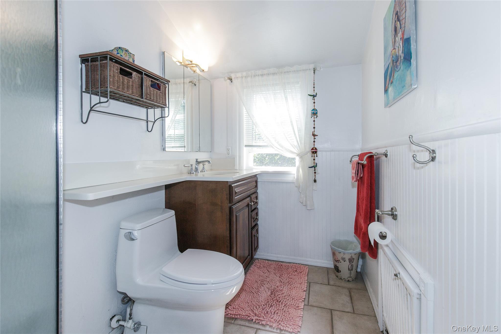 34 Linden Street, New Hyde Park, NY 11040