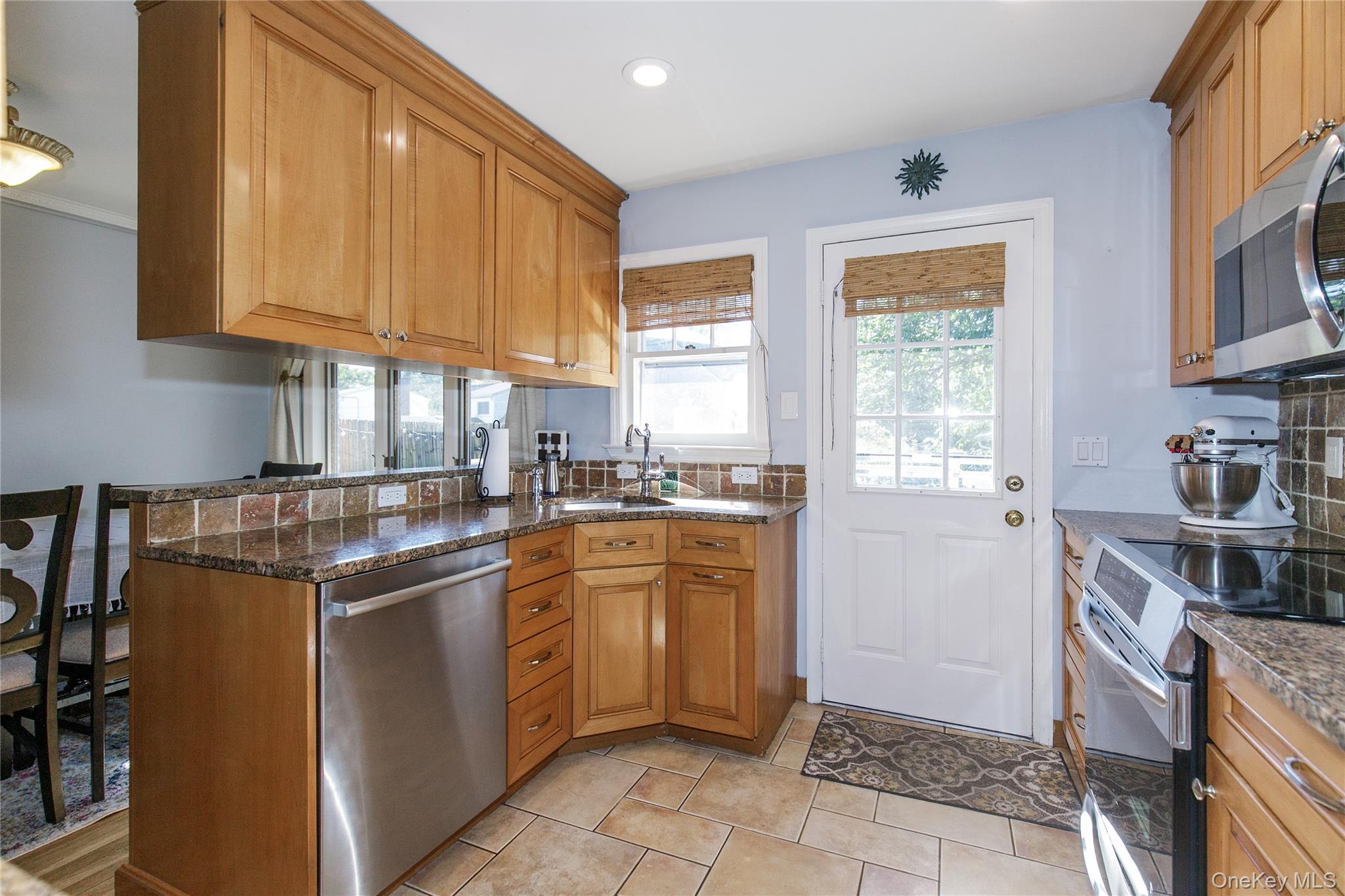 34 Linden Street, New Hyde Park, NY 11040