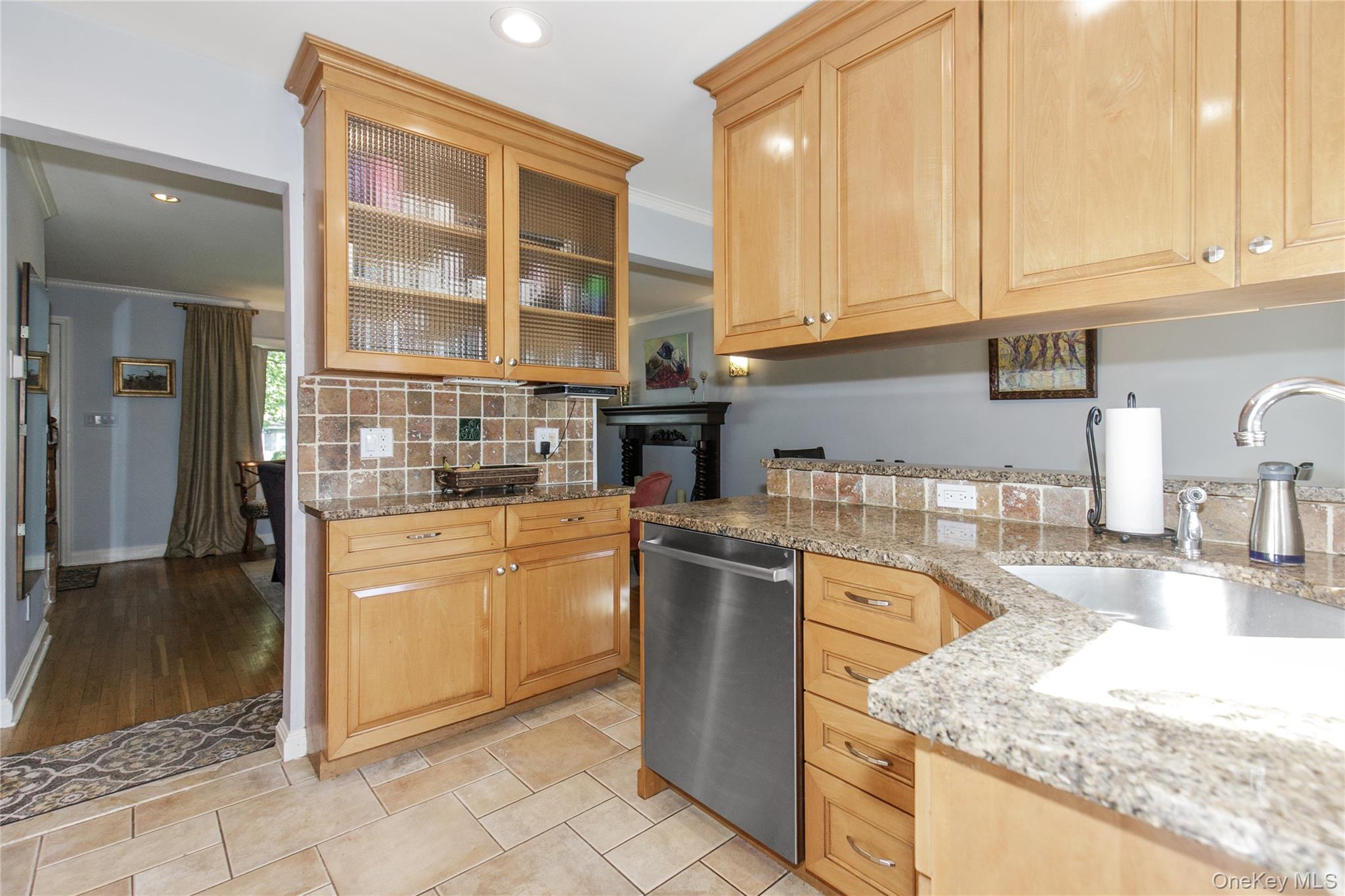 34 Linden Street, New Hyde Park, NY 11040