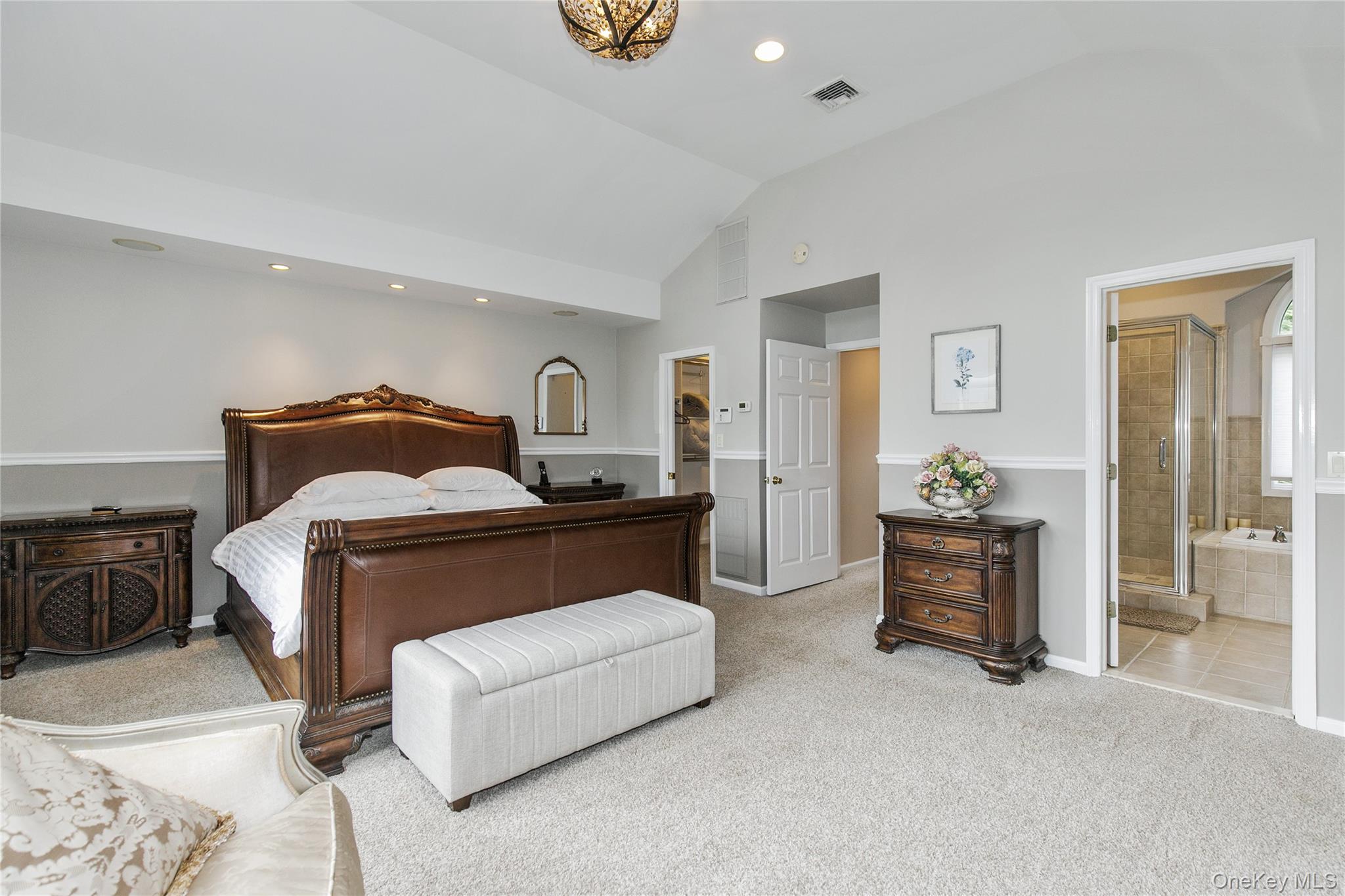 5 Searington Drive, Syosset, NY 11791