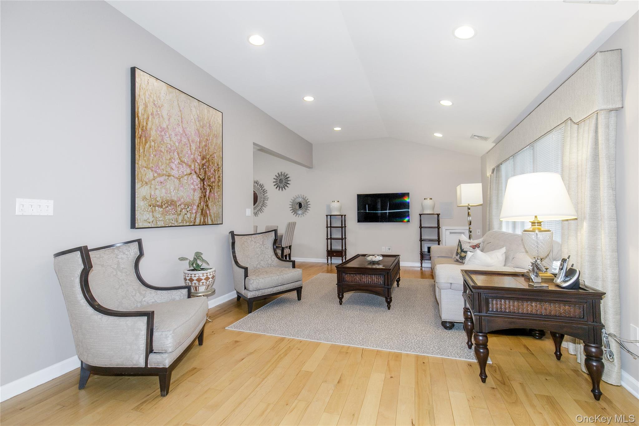 5 Searington Drive, Syosset, NY 11791