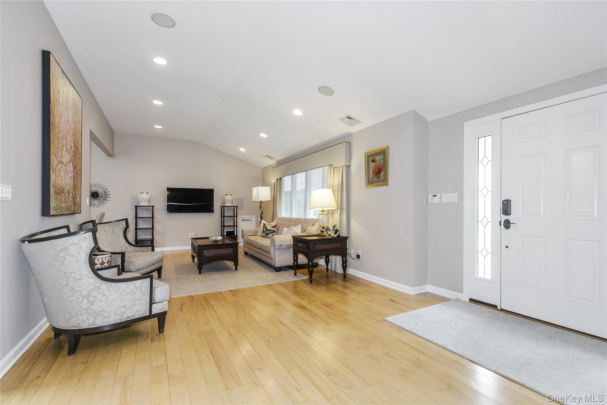 5 Searington Drive, Syosset, NY 11791