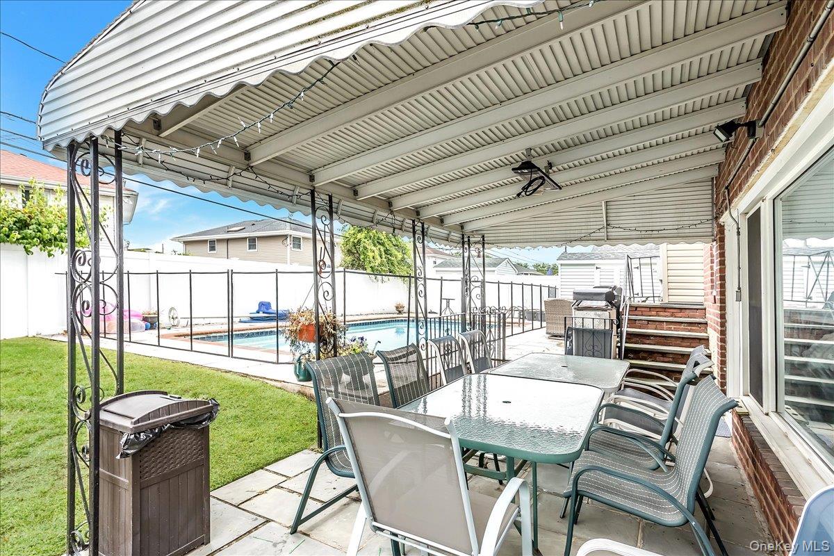 113 Northern Parkway W, Plainview, NY 11803