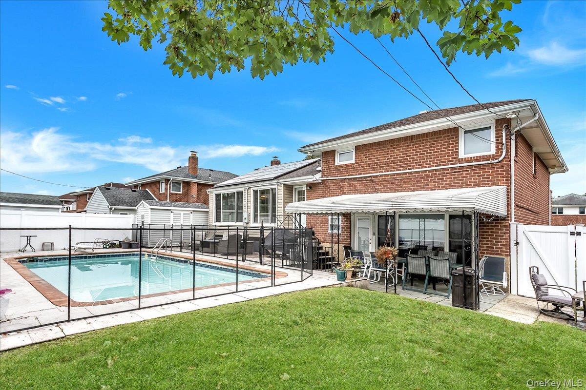 113 Northern Parkway W, Plainview, NY 11803