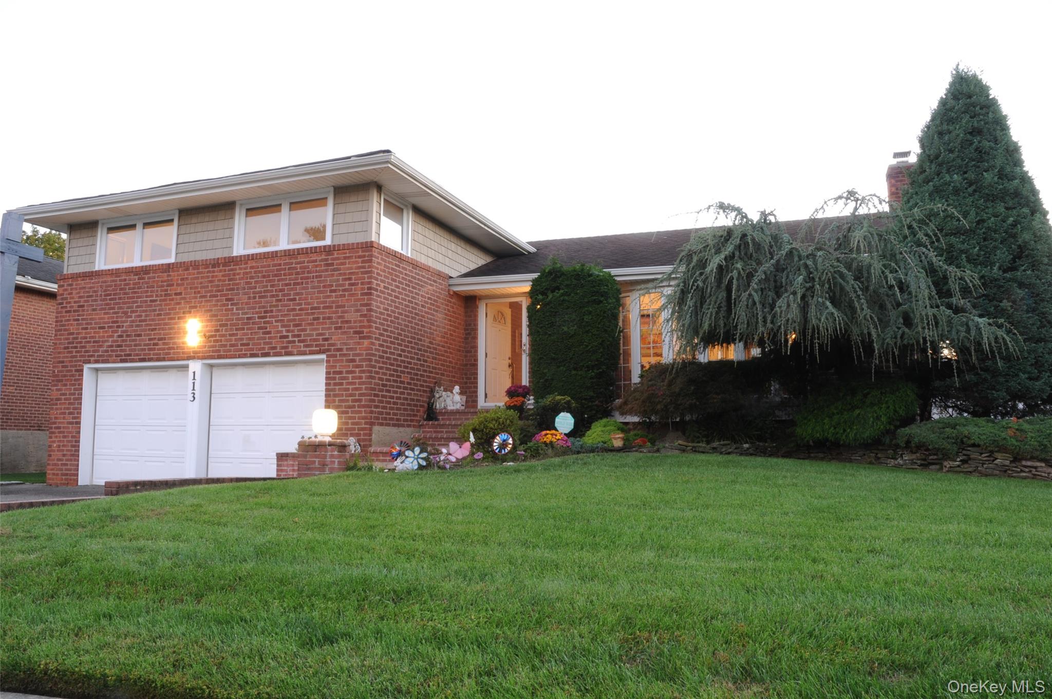 113 Northern Parkway W, Plainview, NY 11803