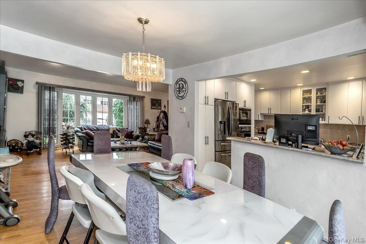 113 Northern Parkway W, Plainview, NY 11803