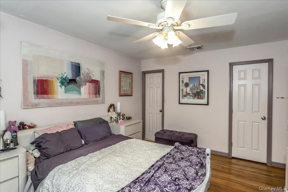 113 Northern Parkway W, Plainview, NY 11803