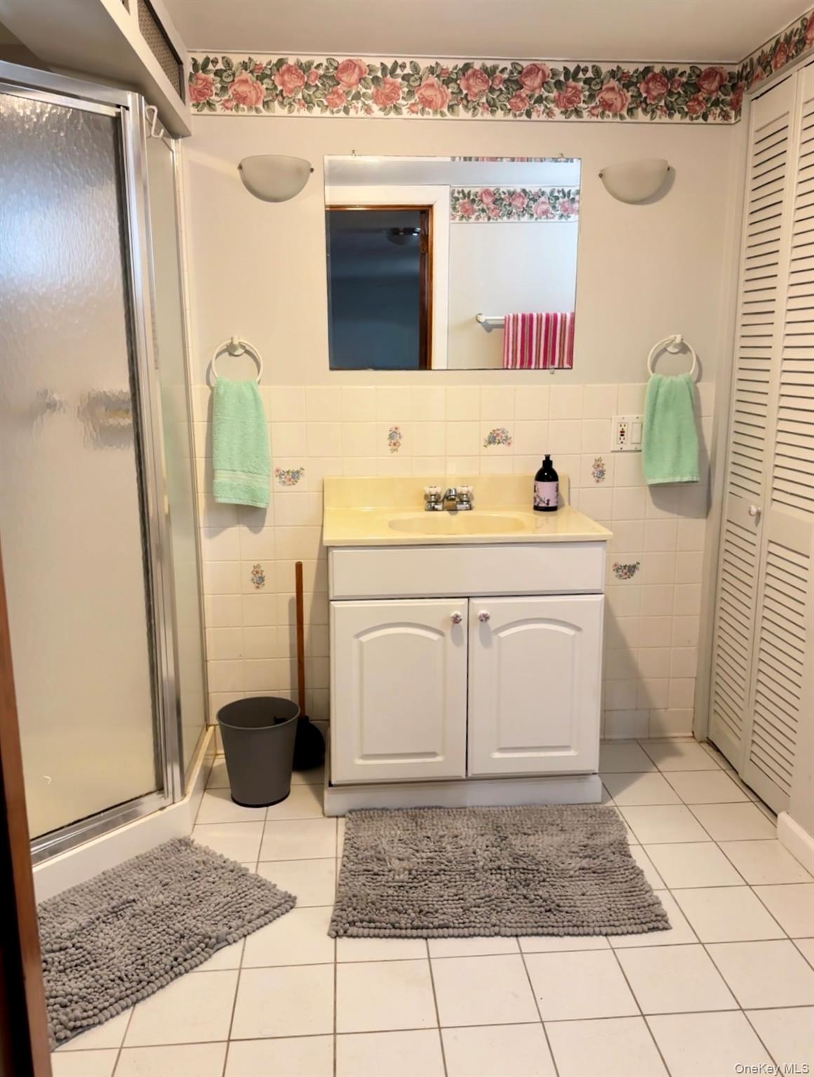 77-42 74th Street, Glendale, NY 11385