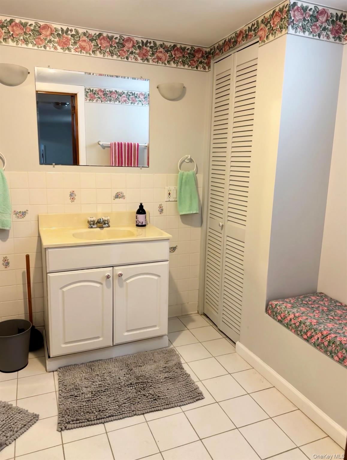 77-42 74th Street, Glendale, NY 11385