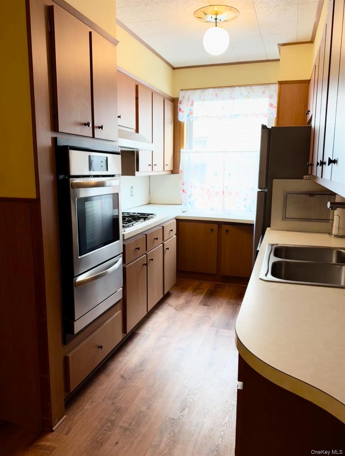 77-42 74th Street, Glendale, NY 11385