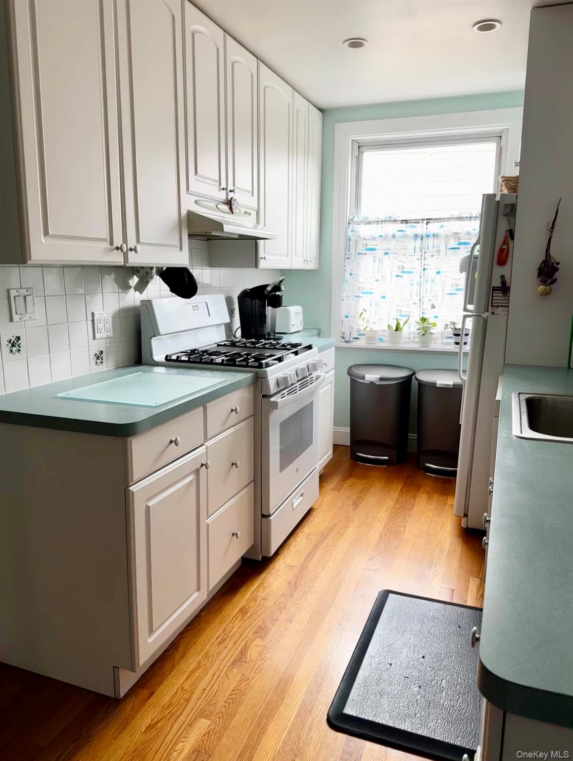 77-42 74th Street, Glendale, NY 11385