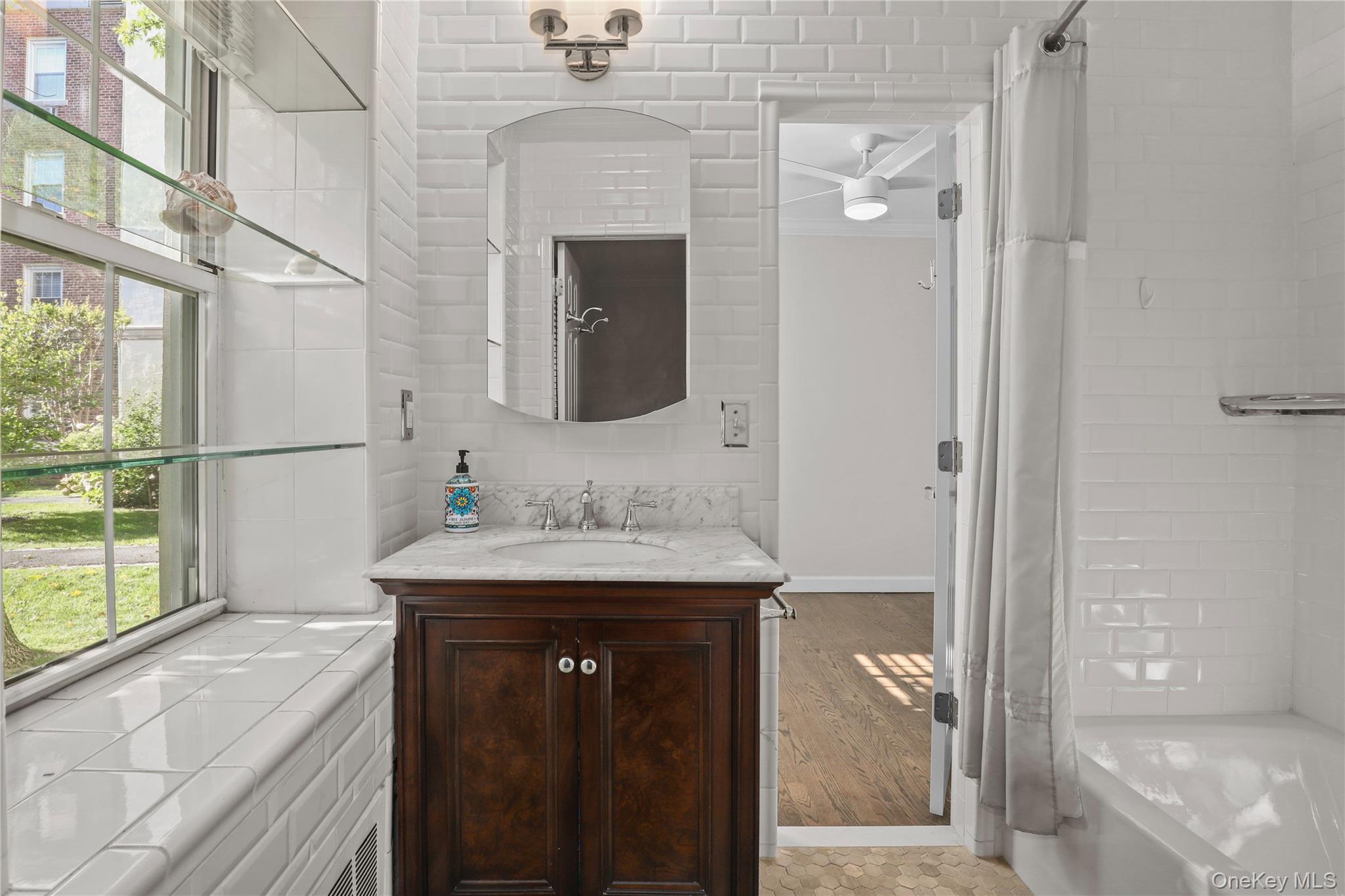 6 Brooklands # GC, Bronxville, NY 10708