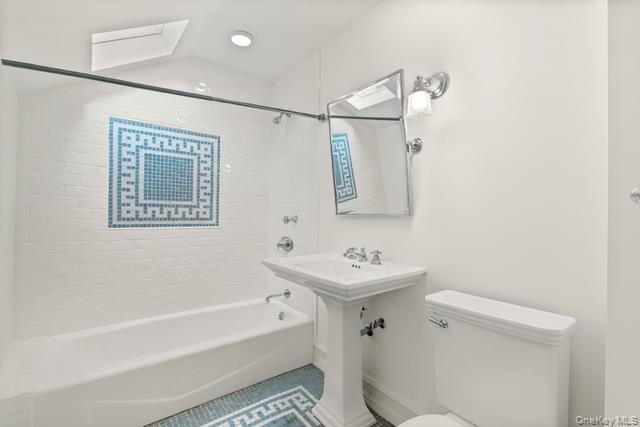 275 Woodland Drive, Brightwaters, NY 11718