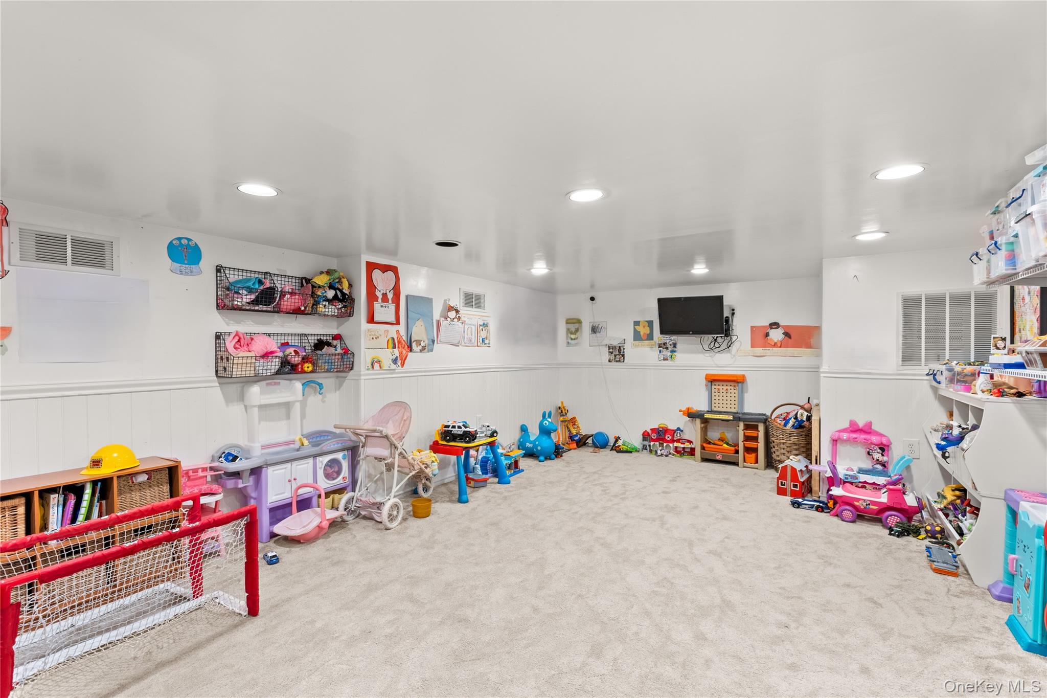 275 Woodland Drive, Brightwaters, NY 11718